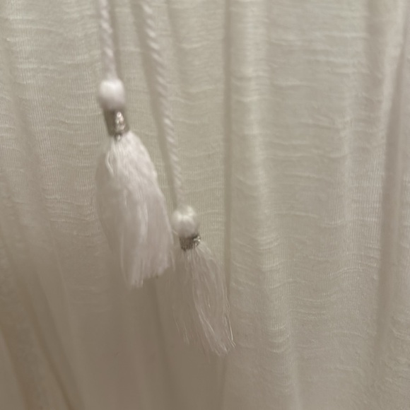 American Eagle White Flowing Tank Top - size Large - Picture 3 of 5